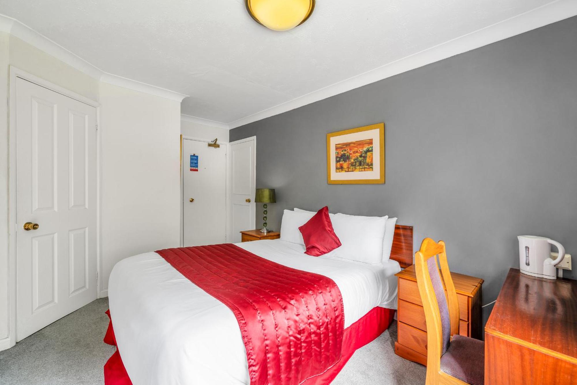 Dial House Hotel 3*