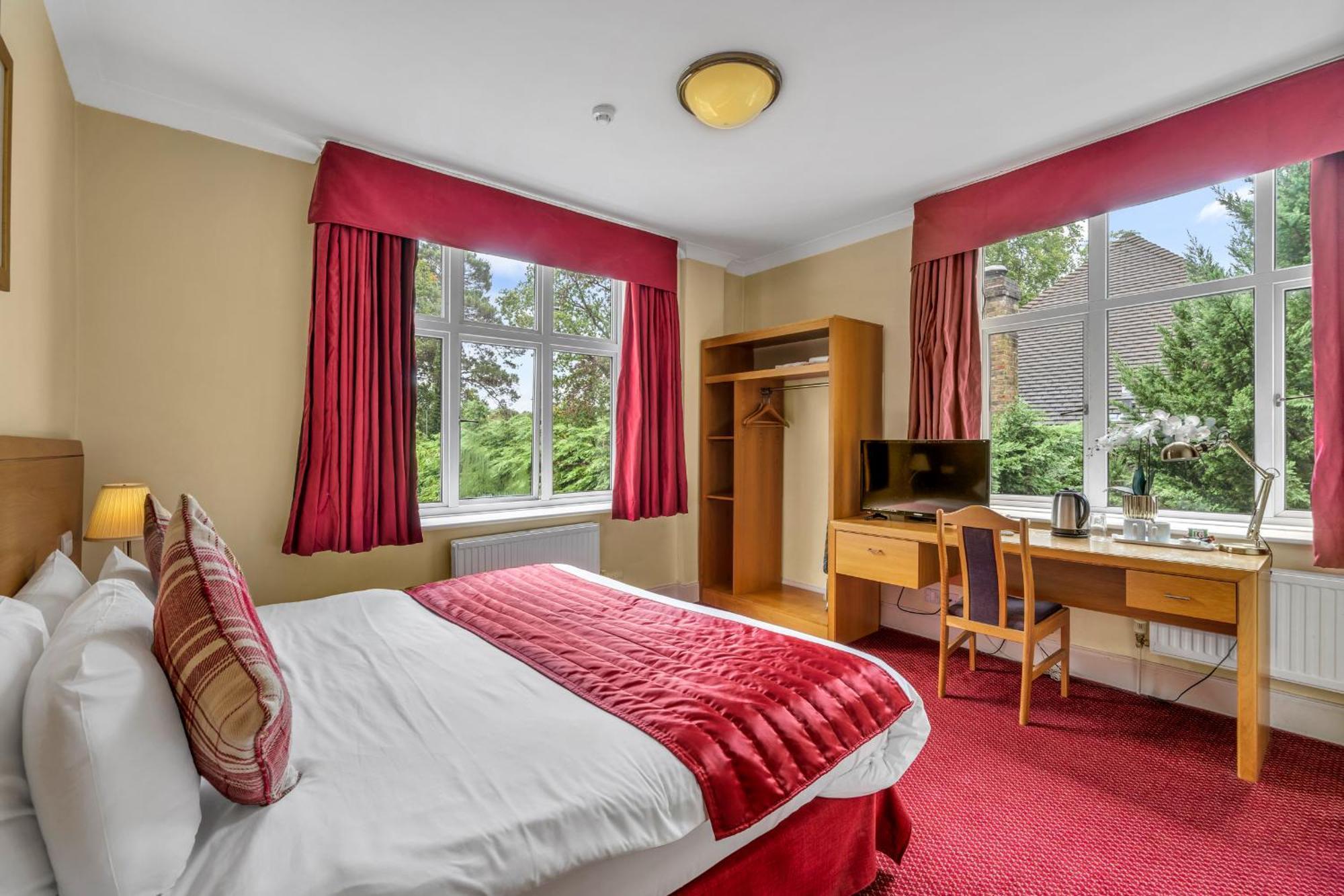 Dial House 3* Crowthorne