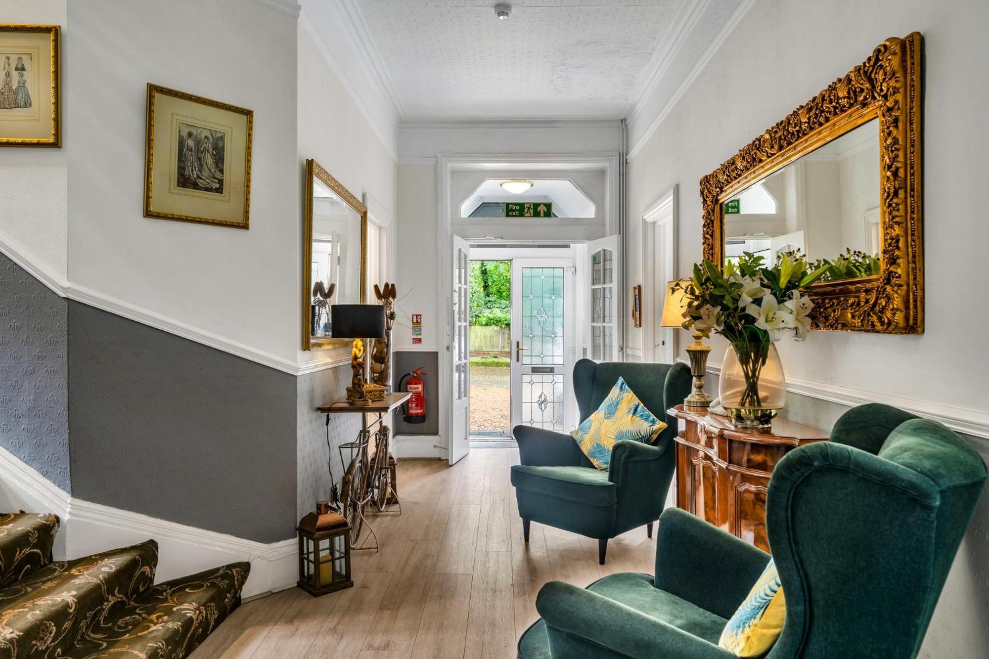 Dial House Hotel 3*