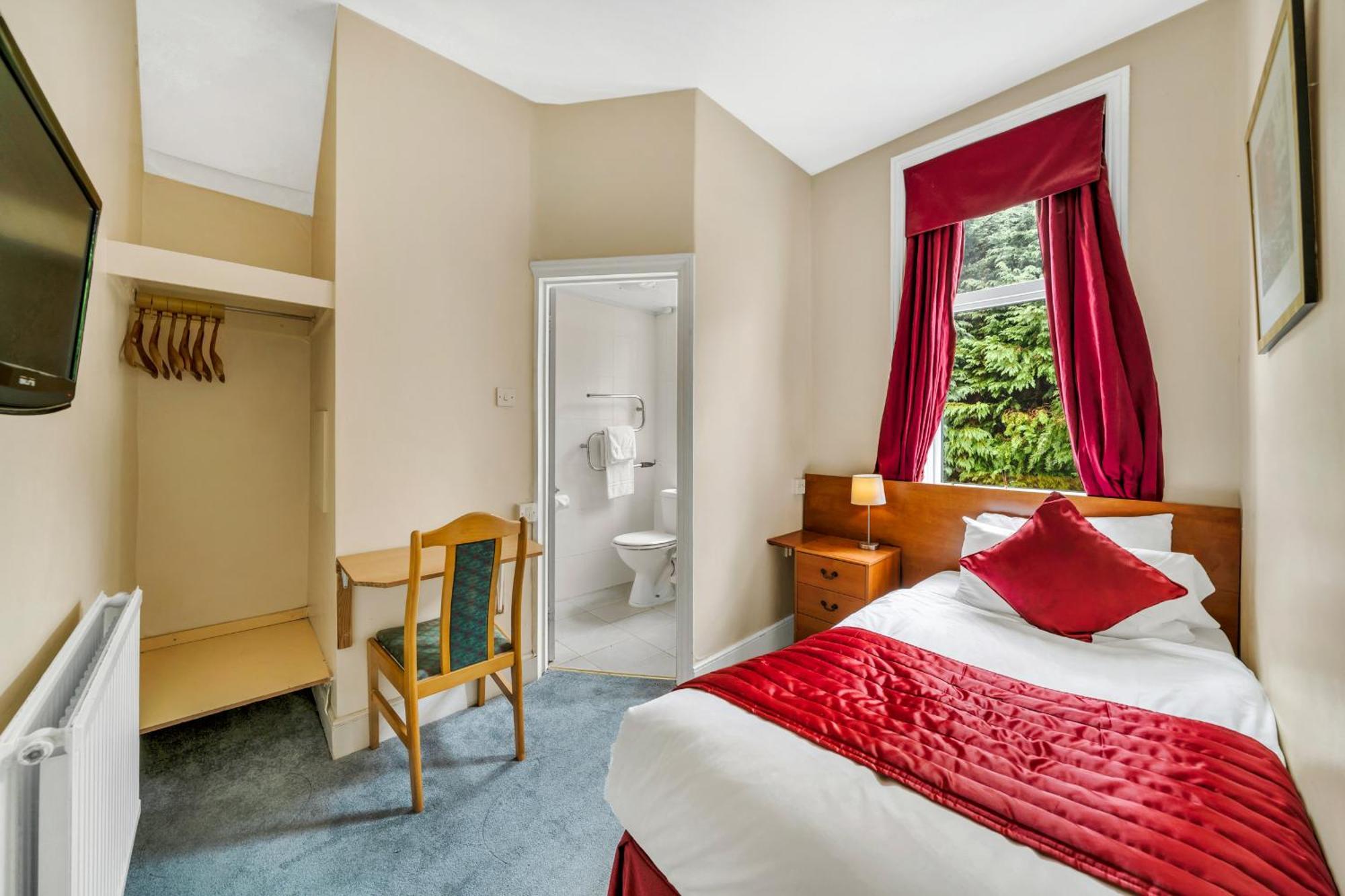 Dial House 3* Crowthorne