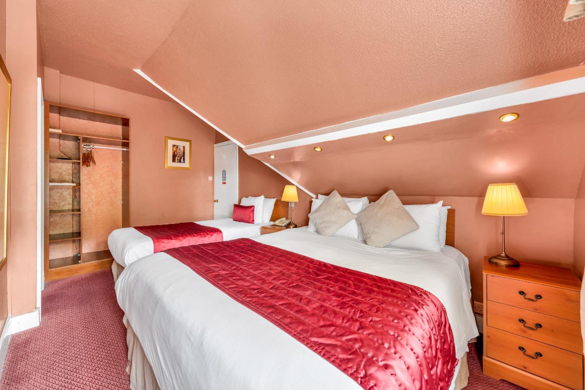Hotel Dial House 3*